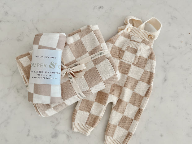 Newborn Knitted Hamper (Checkered)